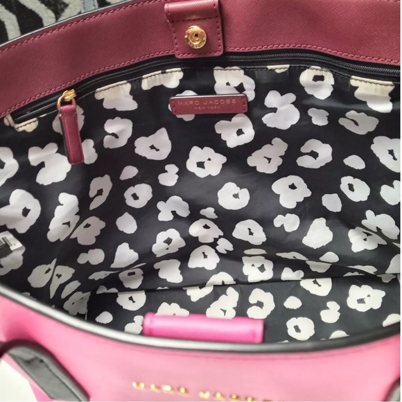 Marc Jacobs Sidekick Tote Two-tone
Color Block Bag - Picture 9 of 10